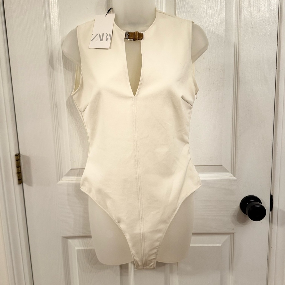 Zara White Sleeveless Top with Buckle Detail